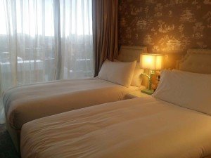 Hotel bed sheet contract laundry service Singapore